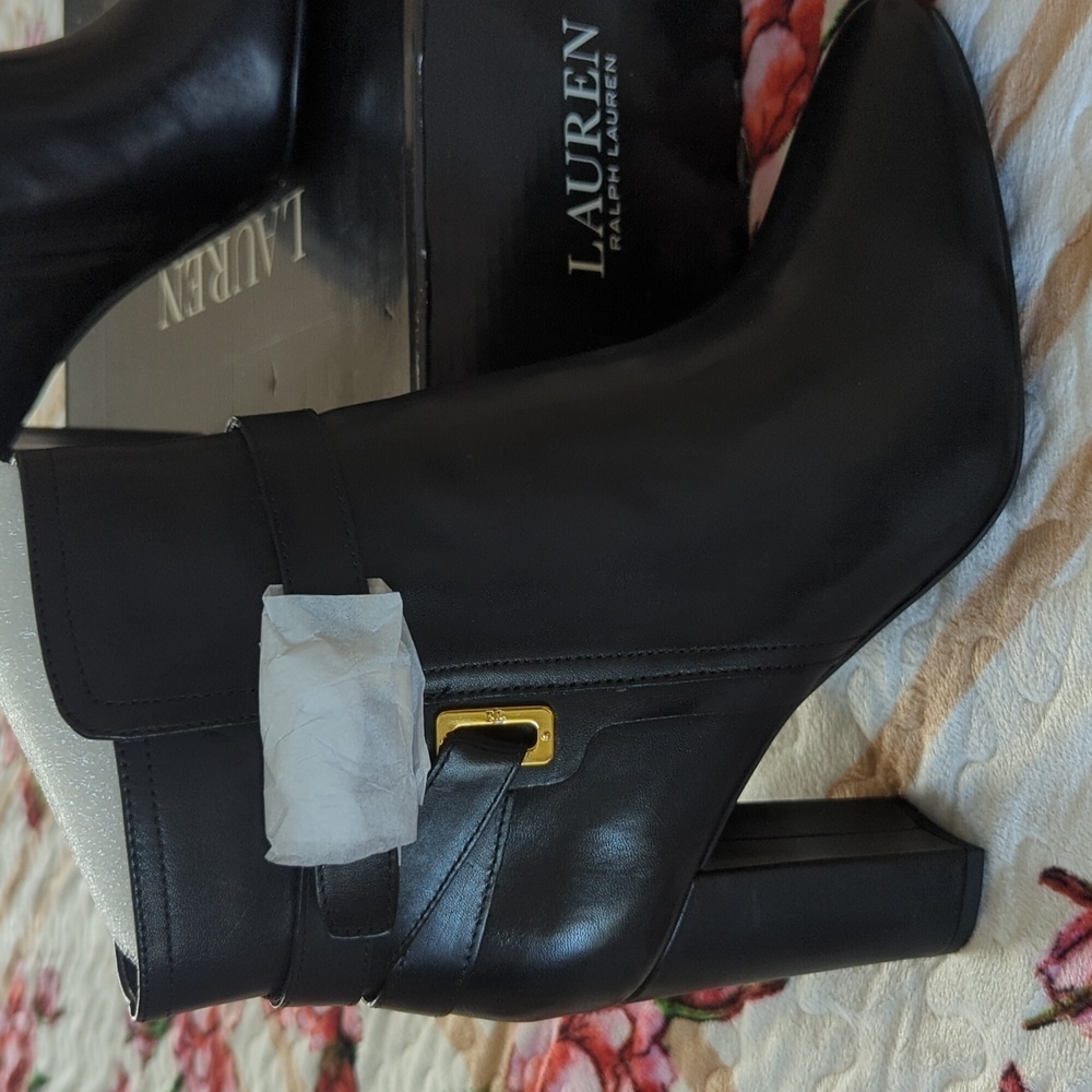 Lauren Ralph Lauren Women's ankle-length boot heels. - Picture 2 of 9
